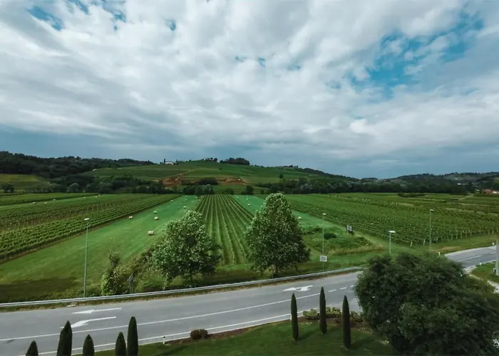 Venko מלון דוברובו